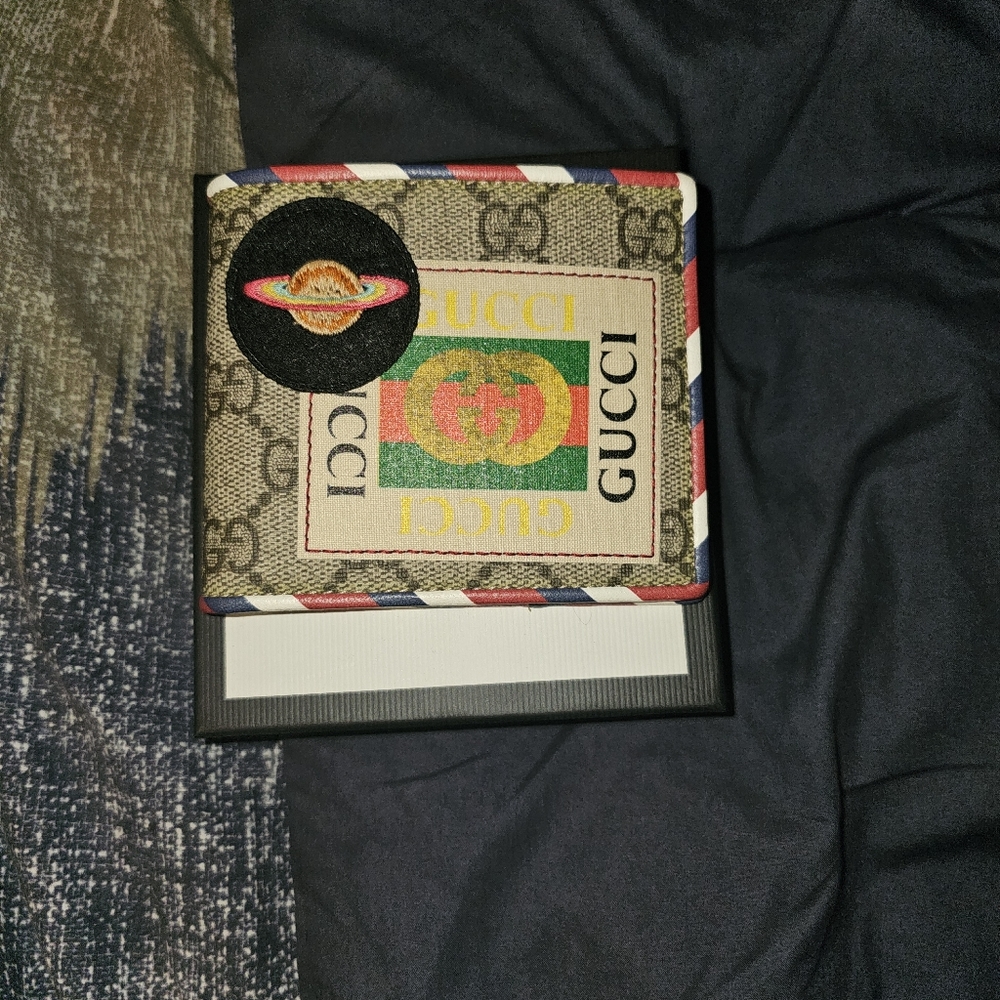 SOLD***Guccie Bi Fold Wallet